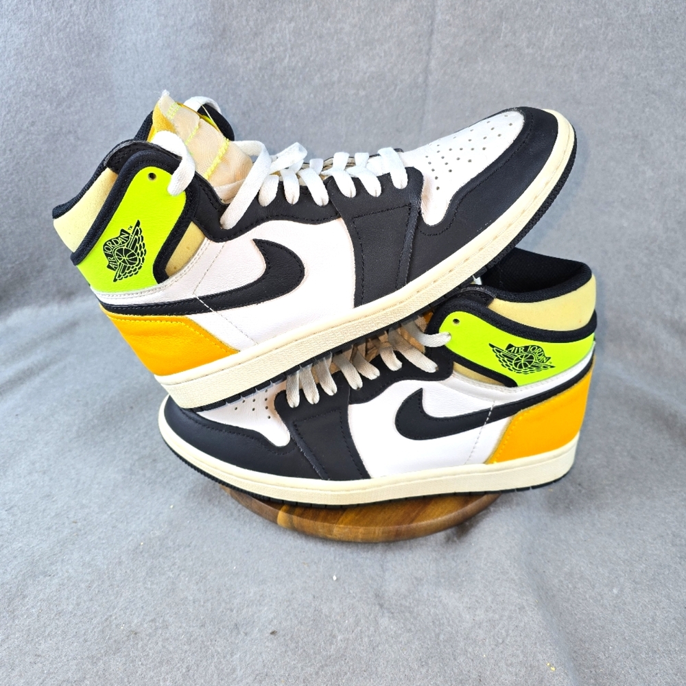 Size 8 - Air Jordan 1 High ‘Volt Gold’ - WORN WITH no BOX Shoe,snrakers